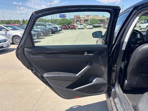 Used 2014 Volkswagen Passat TDI SEL Premium FWD image 35