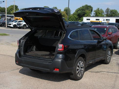 Used 2024 Subaru Outback Premium AWD/4WD image 7