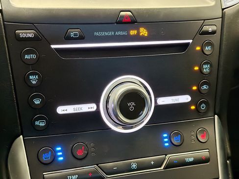 Used 2019 Ford Edge Titanium w/ Equipment Group 301A FWD image 9