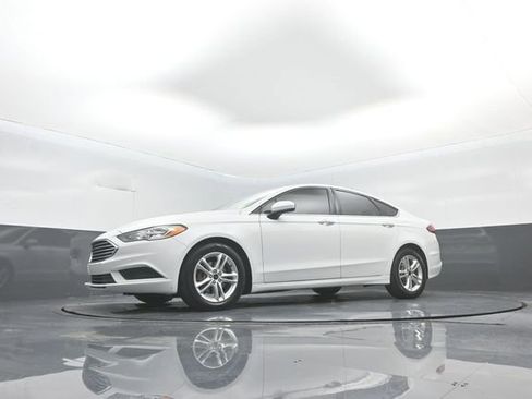 Certified 2018 Ford Fusion SE FWD image 34
