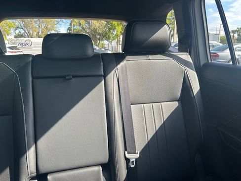 Used 2023 Volkswagen Tiguan SE R-Line image 14