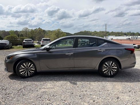 Used 2024 Nissan Altima 2.5 SV image 25
