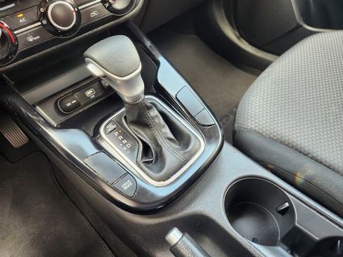 Used 2020 Kia Soul LX FWD image 19