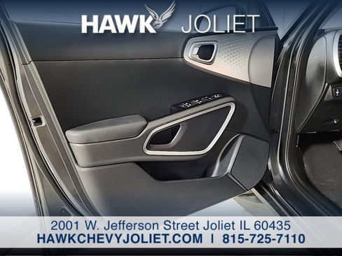 Used 2025 Kia Soul LX w/ LX Technology Package FWD image 19