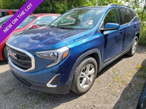 Used 2020 GMC Terrain SLE FWD image 1