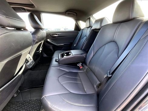 Used 2022 Toyota Avalon XLE image 14