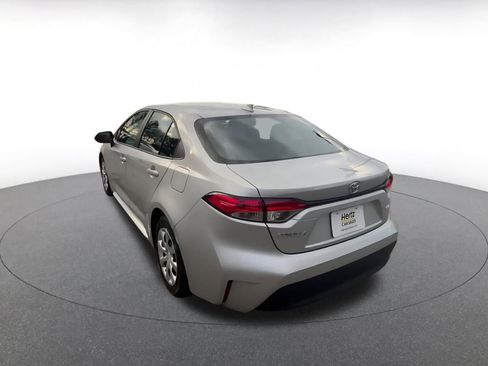 Used 2025 Toyota Corolla LE image 16