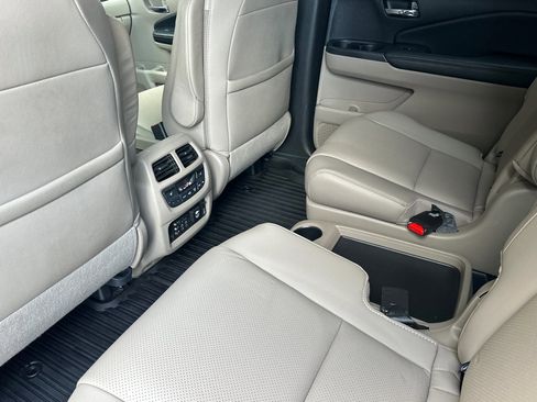 Used 2017 Honda Pilot Elite image 9