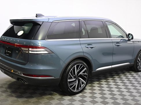 Used 2025 Lincoln Aviator Reserve w/ Equipment Group 201A image 7