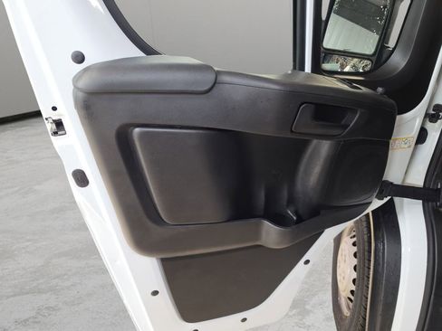 Used 2025 RAM ProMaster 2500 w/ Convenience Group FWD image 13