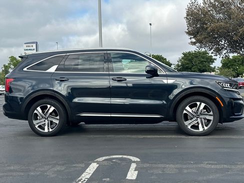 Certified 2023 Kia Sorento EX AWD/4WD image 3
