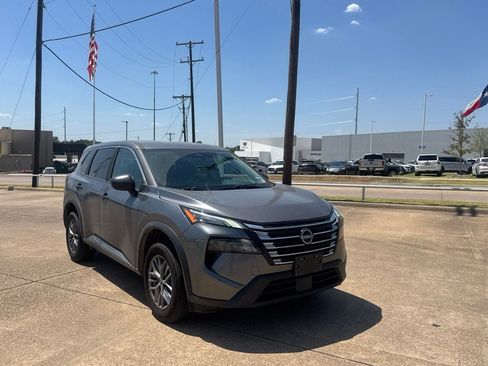 Certified 2025 Nissan Rogue S AWD/4WD image 1