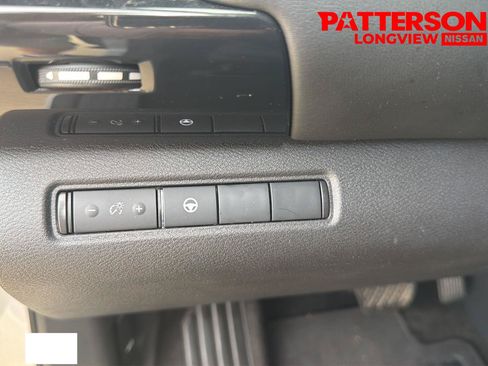 Used 2024 Nissan Pathfinder SV FWD image 10
