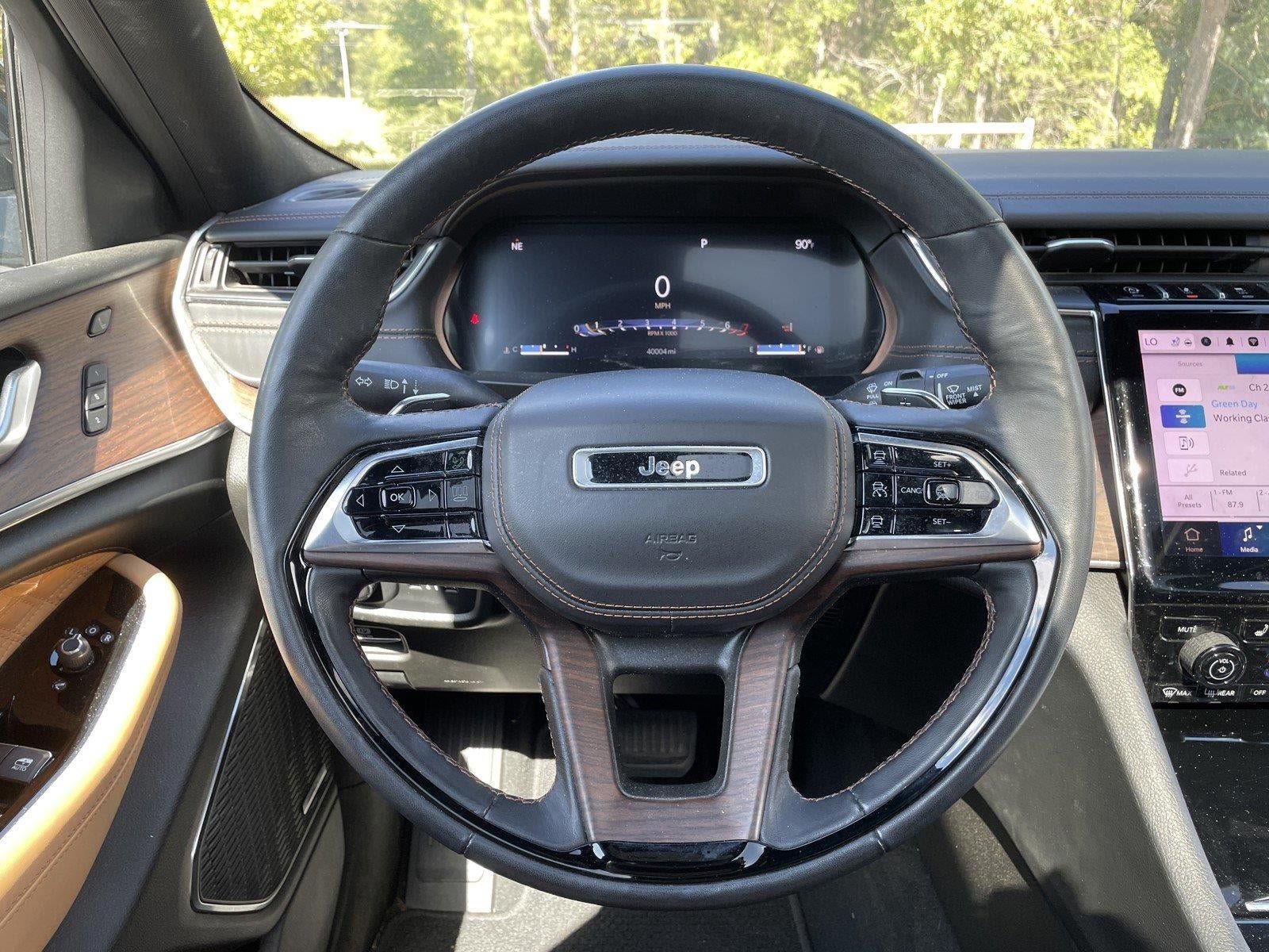 Used 2023 Jeep Grand Cherokee Summit w/ Adv Protech Group IV AWD/4WD image 19