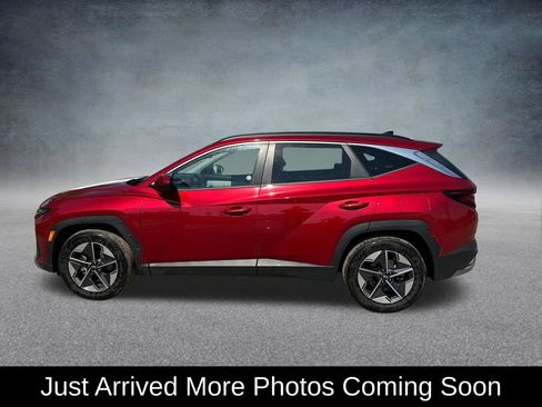 Used 2025 Hyundai Tucson SEL FWD image 2