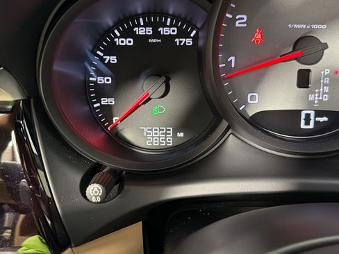 Certified 2021 Porsche Macan S w/ Premium Package Plus AWD/4WD image 18