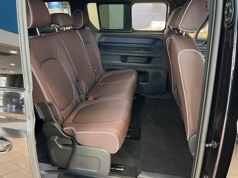 New 2025 Volkswagen ID. Buzz Pro S image 15