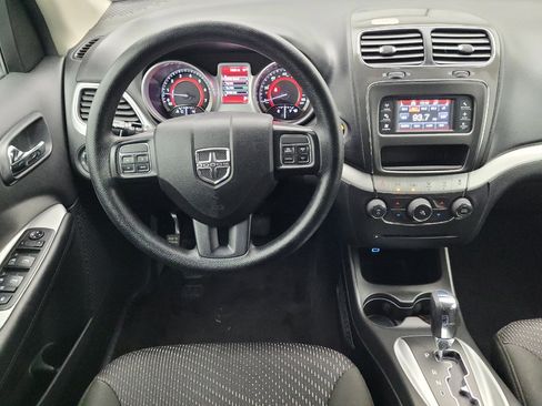 Used 2020 Dodge Journey SE FWD image 22