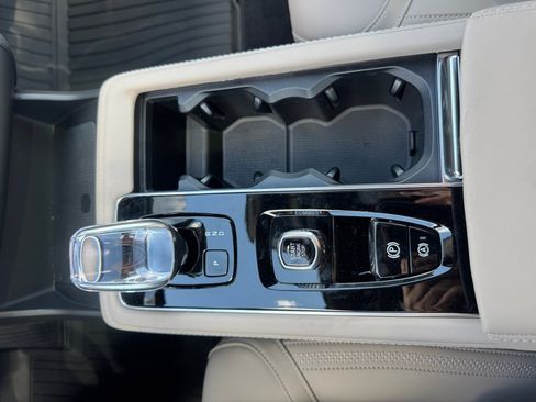 New 2026 Volvo XC90 T8 Plus w/ Protection Package Premier AWD/4WD image 20
