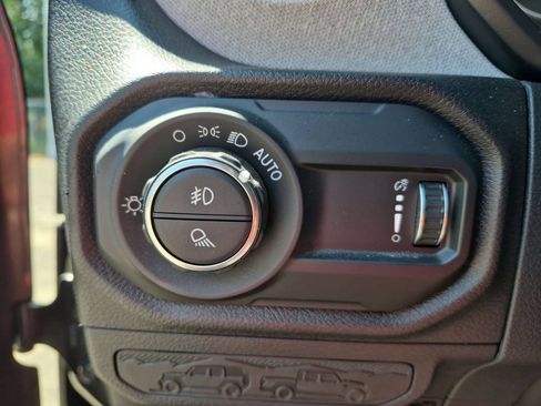 Used 2024 Jeep Gladiator Sport AWD/4WD image 17