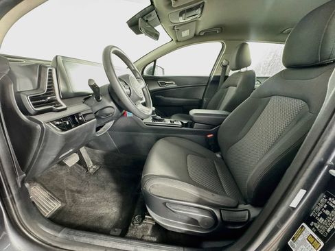 Used 2024 Kia Sportage LX FWD image 12
