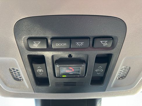 Used 2021 Toyota Camry XLE w/ Navigation Package image 25