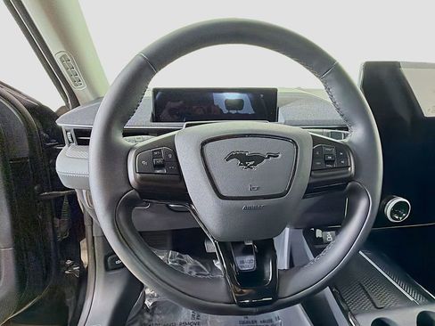 Used 2025 Ford Mustang Mach-E Select w/ Comfort Package Lite image 33