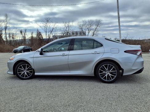 Used 2022 Toyota Camry XLE image 35