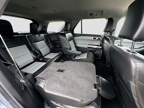 Used 2023 Ford Explorer XLT w/ Equipment Group 202A image 25