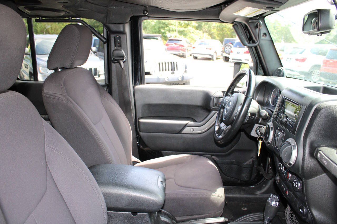 Used 2014 Jeep Wrangler Unlimited Sport w/ Quick Order Package 24S AWD/4WD image 11