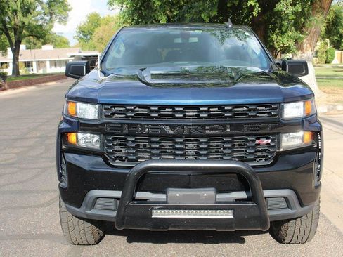 Used 2019 Chevrolet Silverado 1500 Custom Trail Boss w/ Custom Convenience Package AWD/4WD image 4