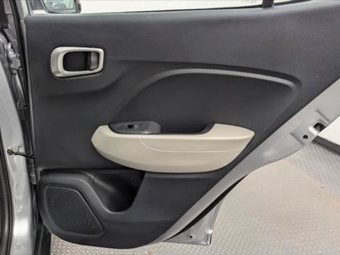 Used 2026 Hyundai Venue SEL FWD image 19