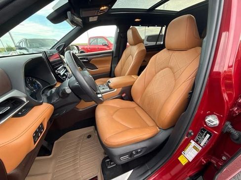Used 2020 Toyota Highlander Platinum AWD/4WD image 24