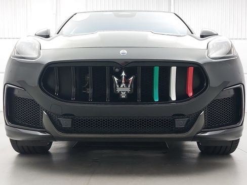 Used 2023 Maserati Grecale Trofeo AWD/4WD image 10