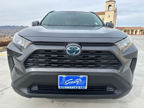 Used 2020 Toyota RAV4 LE image 8