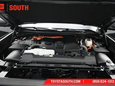Used 2025 Toyota Tundra TRD Pro AWD/4WD image 39