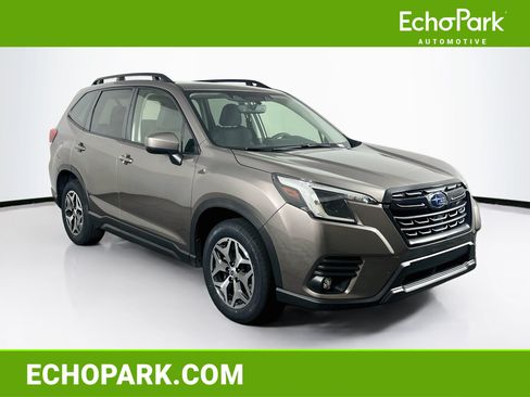 Used 2024 Subaru Forester Premium AWD/4WD image 1