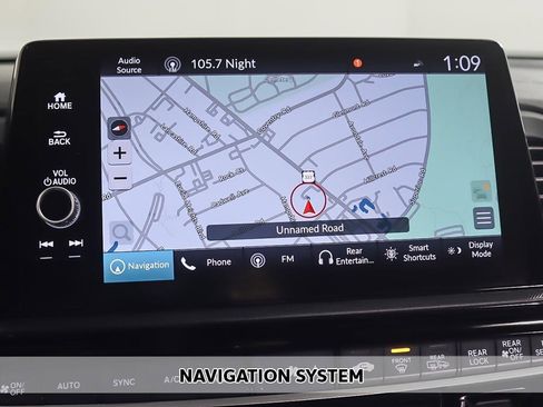 Used 2025 Honda Odyssey Touring image 3