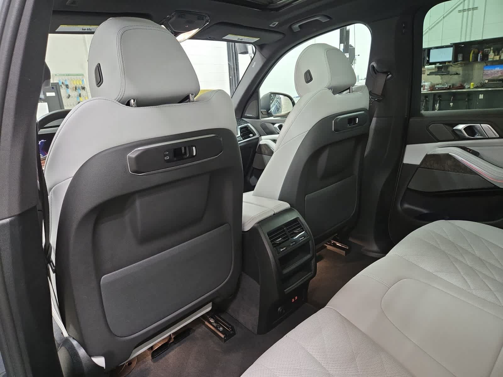 Used 2026 BMW X5 xDrive40i AWD/4WD image 37