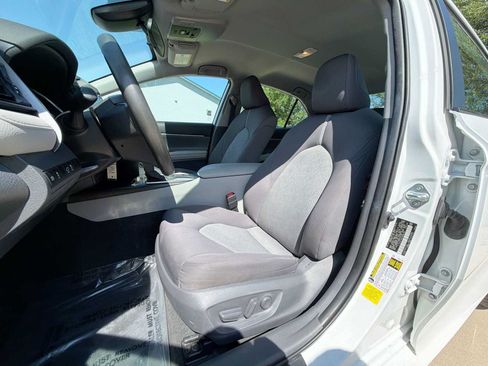 Used 2021 Toyota Camry LE FWD image 13