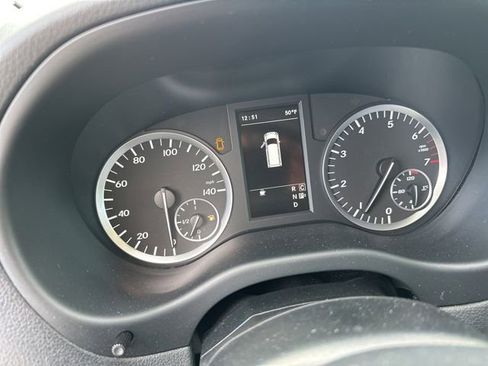 Used 2017 Mercedes-Benz Metris Passenger image 7