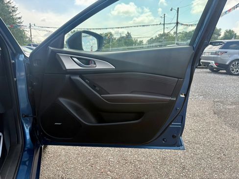 Used 2017 MAZDA MAZDA3 Touring w/ Popular Equipment Package FWD image 14