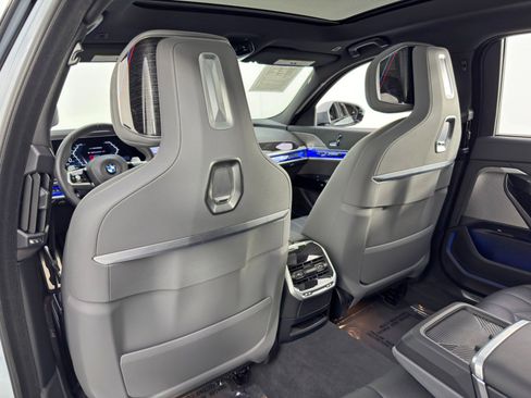 Used 2024 BMW 760i xDrive w/ Premium Package 2 image 44