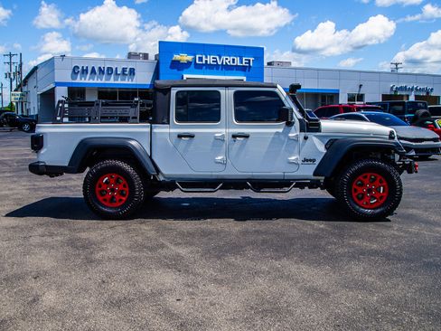 Used 2023 Jeep Gladiator Sport AWD/4WD image 8