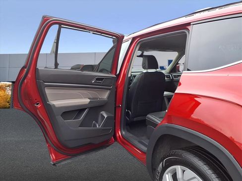 Used 2023 Volkswagen Atlas SE image 13