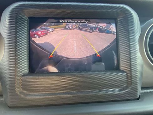 Used 2021 Jeep Wrangler Sport S image 15