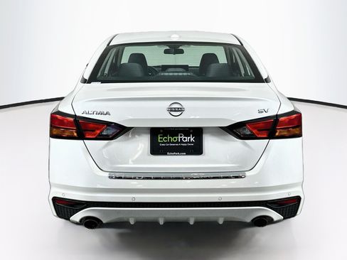 Used 2023 Nissan Altima 2.5 SV w/ SV Premium Package FWD image 7