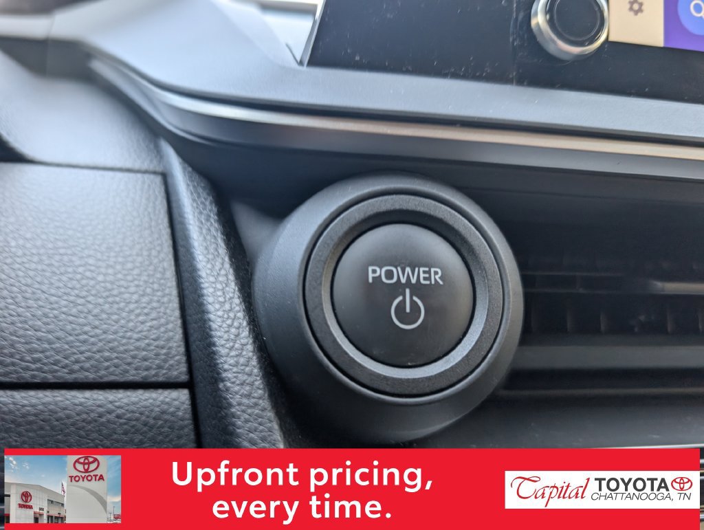 Used 2025 Toyota Prius LE FWD image 22