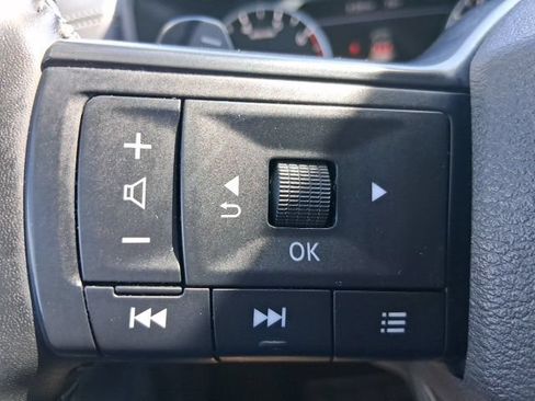 Used 2025 Nissan Rogue SV FWD image 21
