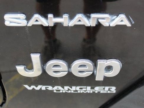 Used 2020 Jeep Wrangler Unlimited Sahara image 19